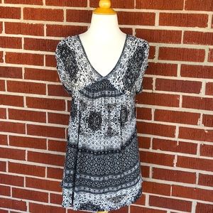 NWT Lucky 🍀 Brand Top